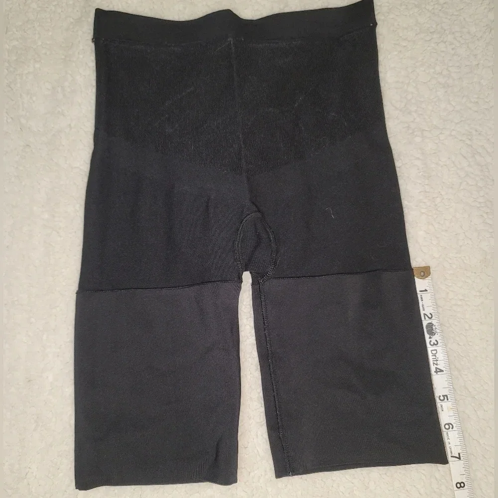 0147. NWOT~ Black Fushia ~ Shapewear Bottoms ~ Double Thigh Control ~ EZ 2 Wear